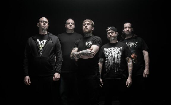 Eaten By Sharks: il lyric video di ‘Shallow Water’, tutto sul nuovo LP