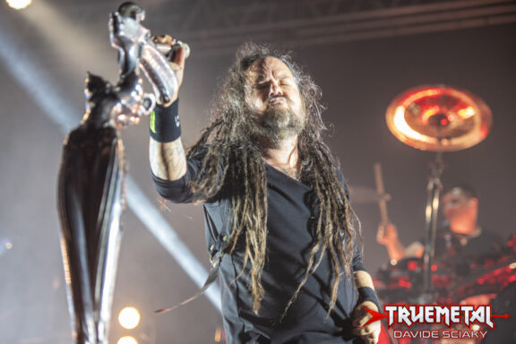 Korn: condiviso a sorpresa un nuovo brano, “Reward The Scars”