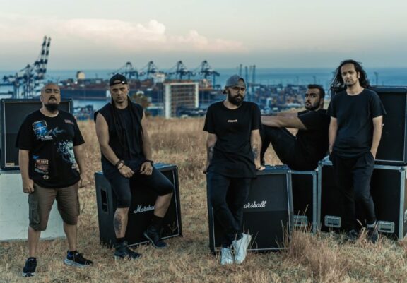 Out Of Nowhere: la band iraniana pubblica il video ufficiale di ‘Dying Sun’
