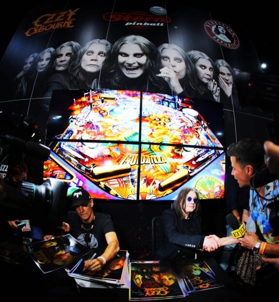 Ozzy Osbourne: si presenta al Comic-Con di San Diego “Bello tornare a rivedere le persone”