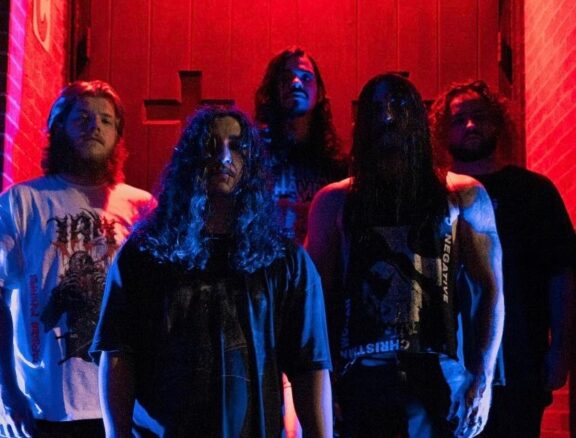I AM: guarda il videoclip ufficiale di ‘Surrender to the Blade’