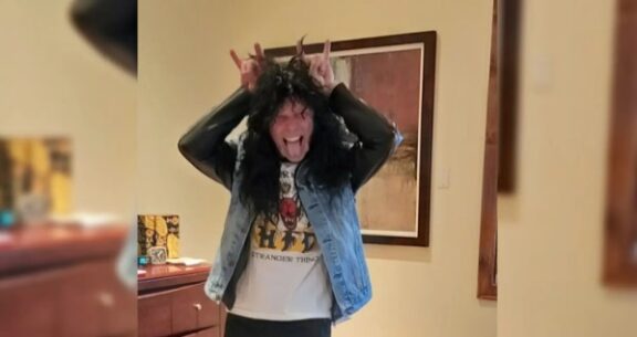 Metallica: per Halloween James Hetfield si veste da Eddie Munson di Stranger Things