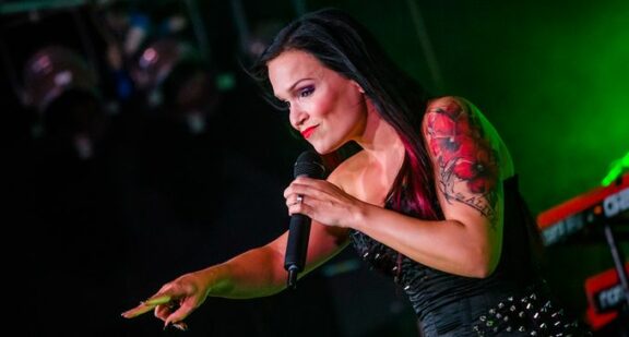 Tarja: celebra la pubblicazione del suo “best of” con 6 premi Impala, guarda il live video di ‘Innocence’