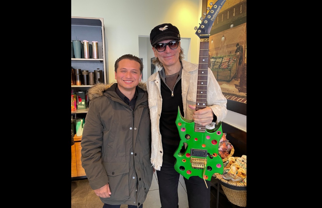 Steve Vai: ritrovata dopo 36 anni la sua chitarra