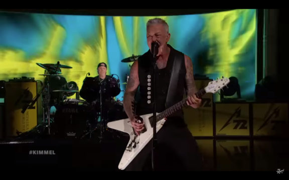 Metallica: il video dal vivo di ‘Lux Æterna’ al Jimmy Kimmel Live!
