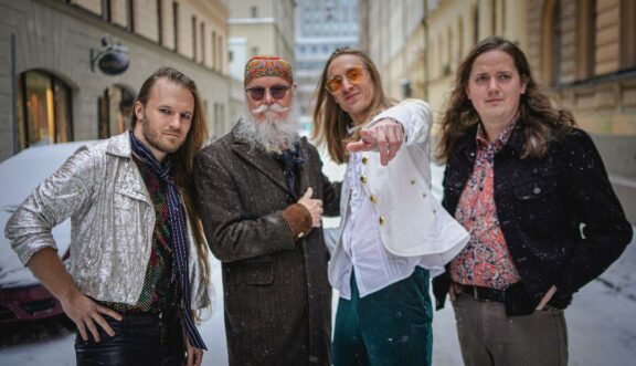 Velvet Insane: guarda il video del nuovo singolo ‘Damage Control’