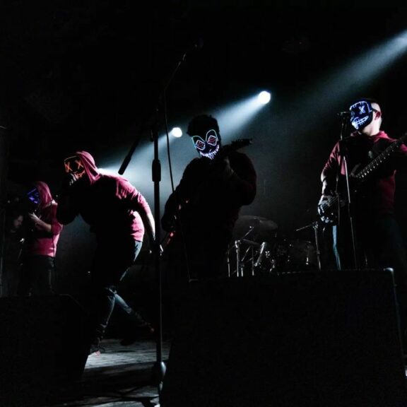 Rebels Under Rain: prime anticipazioni del nuovo album “One King Forever”