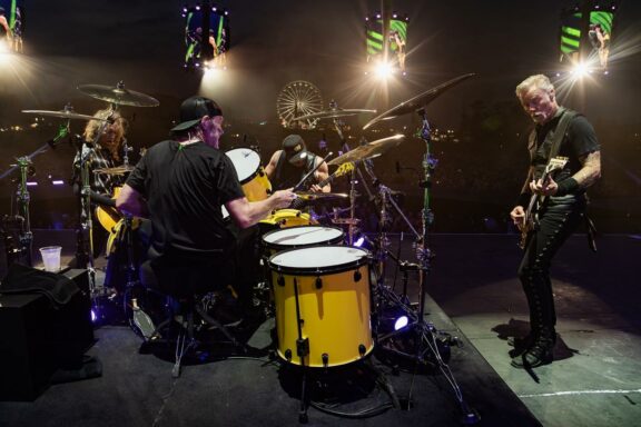Metallica: il video professionale di ‘Leper Messiah’ dallo show di Castle Donington