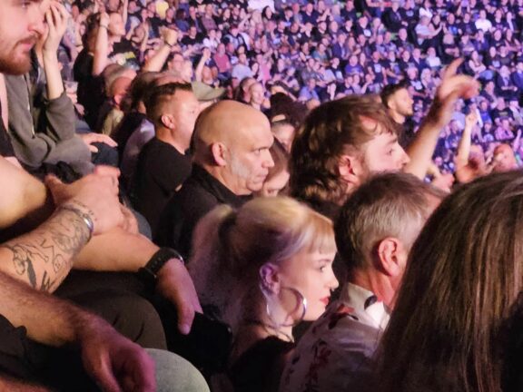 Iron Maiden: Blaze Bayley assiste tra il pubblico allo show di Manchester