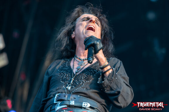 Alice Cooper: annunciate le ristampe di “Along Came A Spider” e “Welcome 2 My Nightmare” con materiale bonus