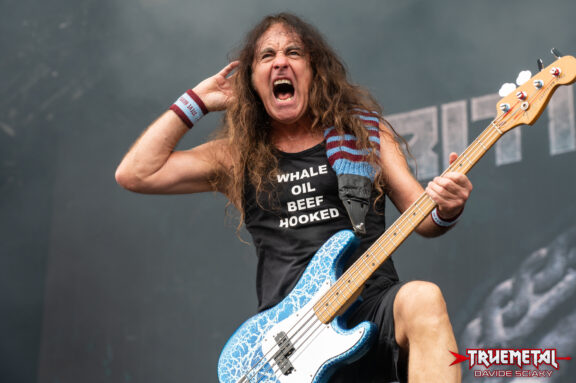 Iron Maiden: Steve Harris giocherà una partita di calcio per beneficienza il prossimo weekend