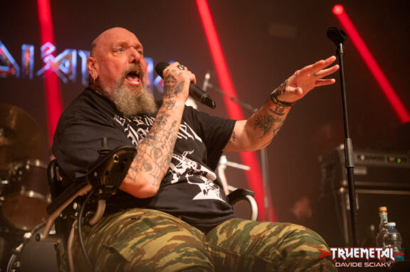 Paul Di’Anno (ex Iron Maiden): posta una lapide sulla sua tomba