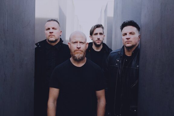 Red: il doppio singolo ‘Cold World/Minus It All’ dal nuovo album “Rated R”