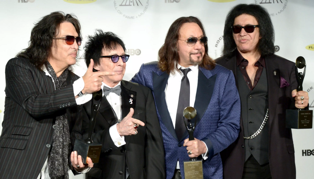 Kiss: Ace Frehley, "Io e Peter Criss usati per vendere biglietti per lo  show finale, ma nessuno ci ha chiamato" - truemetal.it