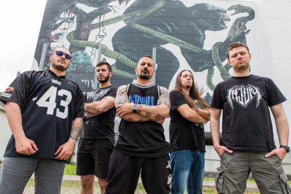 Keep The Promise: il lyric video di ‘Stupid People on Social Media’