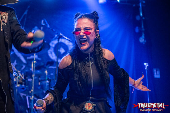 Therion: svelato un nuovo video live per il brano “To Mega Therion”