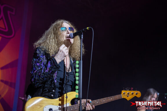 Glenn Hughes: “Collaborare con Tony Iommi? Non si sa mai”