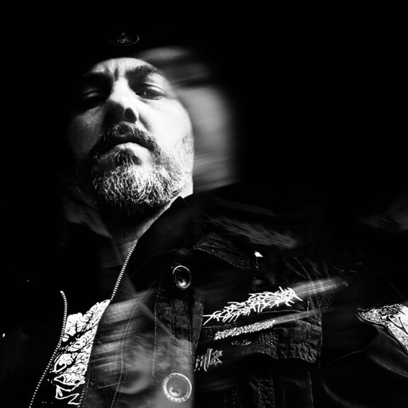 Wurgilnõ: l’artista atmospheric black metal scatena la morte nera con il nuovo singolo ‘De Pest’