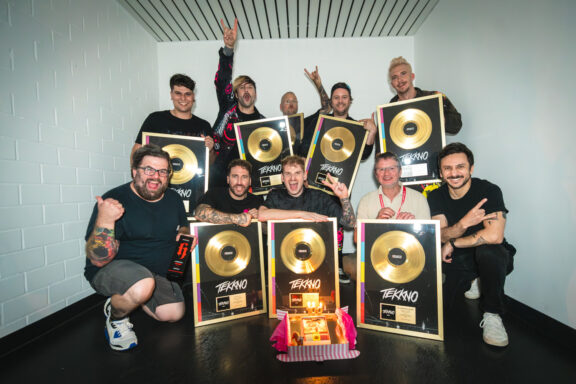 Electric Callboy: Century Media Records celebra i due anni di “TEKKNO”