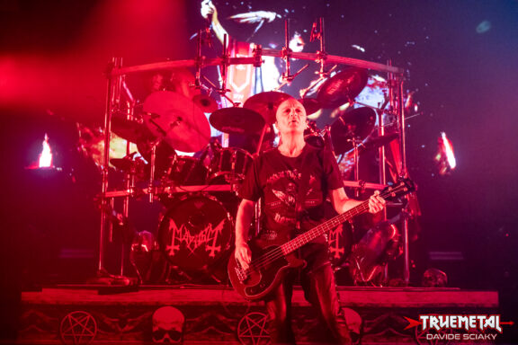 Mayhem: ascolta il nuovo singolo “Realm of Endless Misery”