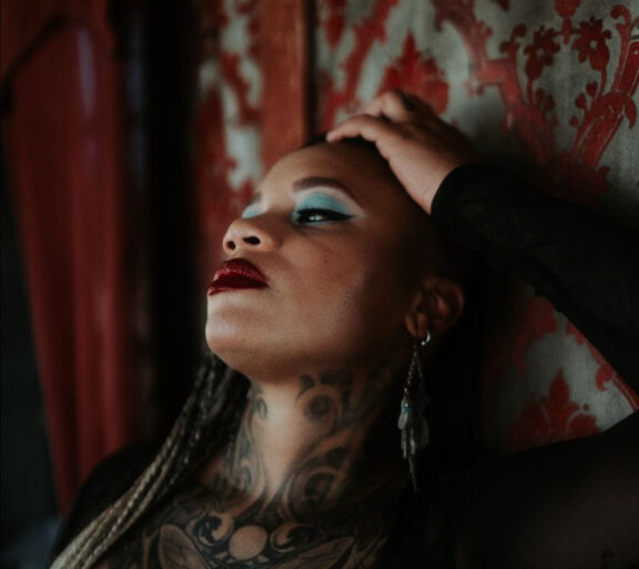 Cammie Beverly: il lyric video di “Kiss of the Moon” dal debut-album da solista “House of Grief”
