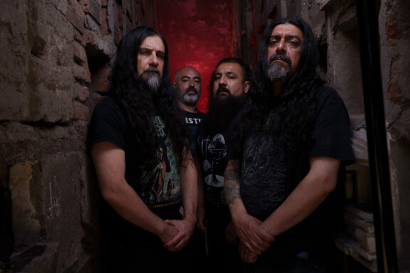 Devs Mortvorvm: ascolta ‘Orgy in the Graveyard’, il nuovo singolo