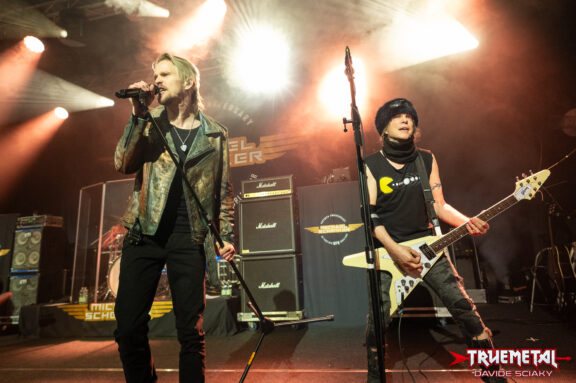 Michael Schenker: Eric Grönwall lascia il tour per stare vicino al padre ricoverato