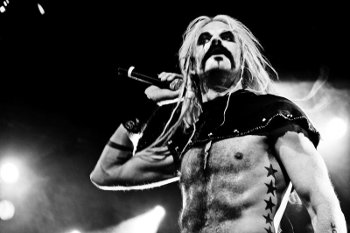 Snowy Shaw: il ritorno con un nuovo video e singolo!