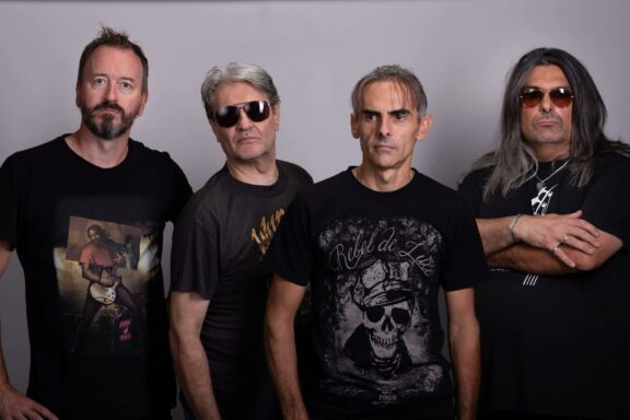 Hand On Heart: guarda il video di “Love Theme for Debora/When You Fall in Love”