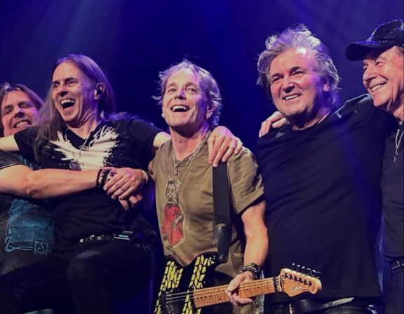Honeymoon Suite: annunciato il nuovo album “Wake Me Up When the Sun Goes Down”