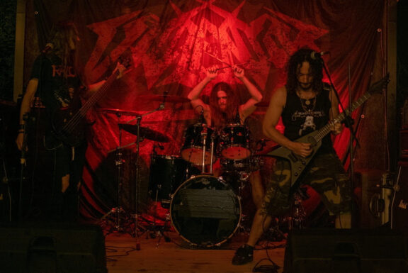 Adeptor: online il video di “Chains of Shadows”