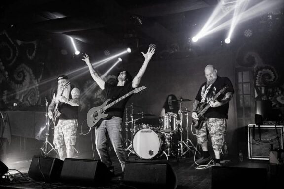 Sun Dont Shine: pubblicato il nuovo singolo “Coming Down”