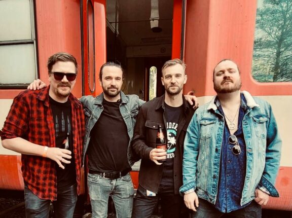Degreed: pubblicato il nuovo video di “Falling Down (versione acustica)”