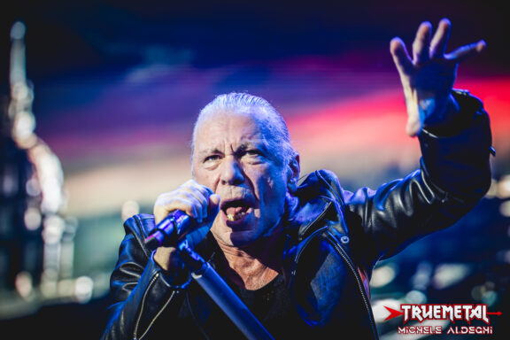 Iron Maiden: Bruce Dickinson, “Abbiamo molte cose in programma, ma non ne posso ancora parlare, se no mi ucciderebbero”