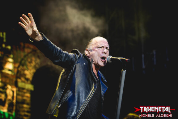 Bruce Dickinson: il nuovo album verrà registrato in presa diretta; pronte 18 tracce demo