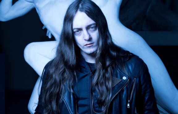 Perturbator: pubblicato “The Swimming Pool”, il terzo singolo che anticipa il nuovo album “Age of Aquarius”