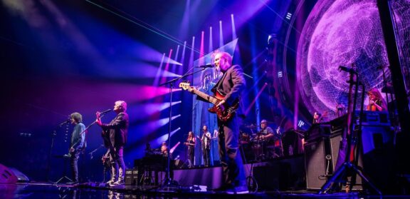 ELO: annullato il concerto finale della band a causa dei problemi di salute di Jeff Lynne