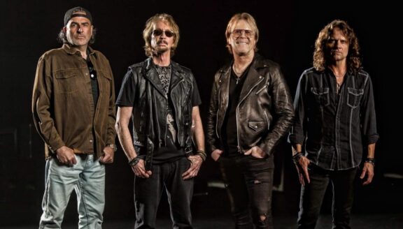 Giant: pubblicato il nuovo lyric video di “It’s Not Right” dall’album “Stand And Deliver”