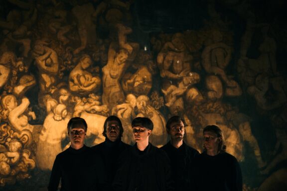 Avkrvst: il drum play-through video (Martin Utby) di “Families Are Forever”