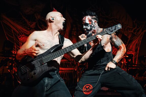 Mudvayne: dopo 16 anni di assenza, tornano con lyric-video del nuovo singolo “Hurt People Hurt People”