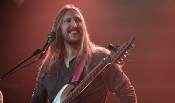 Ola Englund: pubblicato il video musicale per il singolo “The Guillotine”