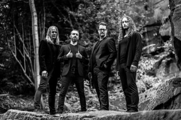 V/Haze Miasma: firma con Inertial Music, annunciato il nuovo album “Praise Me! Erase Me!”