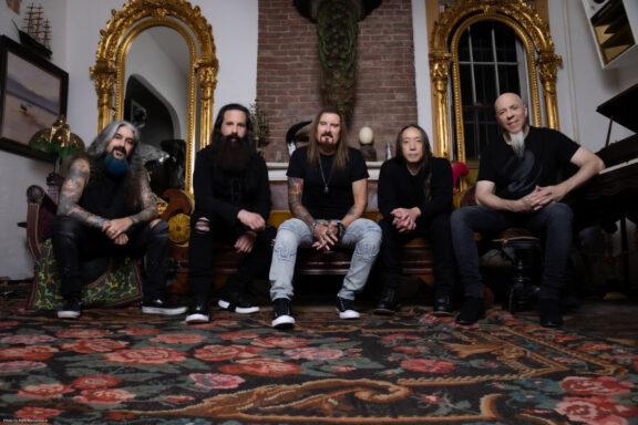 Dream Theater: il video di “Barstool Warrior” dal nuovo live album “Quarantième: Live à Paris”