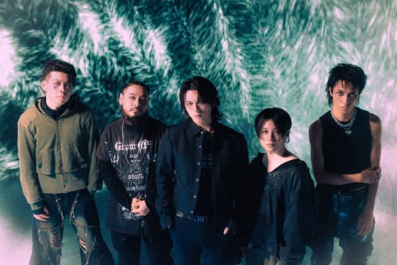 Prompts: guarda ‘Deceiver’, il nuovo video