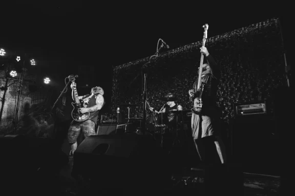 Stone Nomads: guarda “Desolate Sands”, il nuovo video