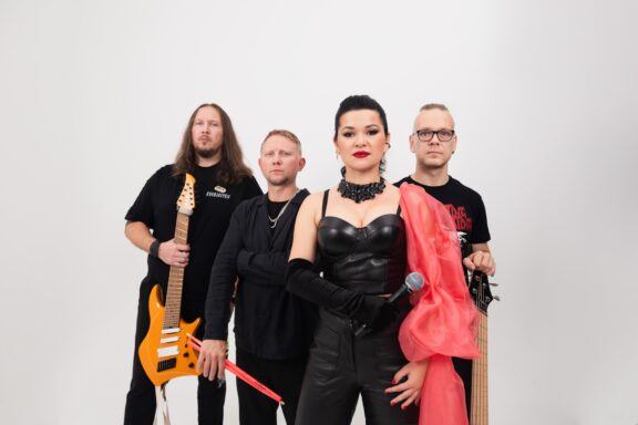 Guiltera: presentato il nuovo singolo “Far Away” dal prossimo album “They”