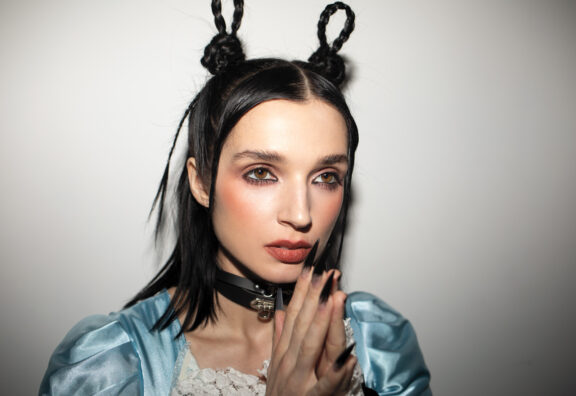 Poppy: annunciato il nuovo album, guarda il video del primo singolo “Bruised Sky”