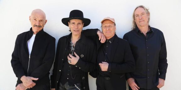BEAT: cinque date in Italia per la band di Adrian Belew, Tony Levin, Steve Vai e Danny Carey che omaggia i King Crimson