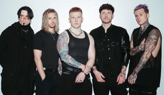 From Ashes To New: il nuovo singolo “Drag Me”