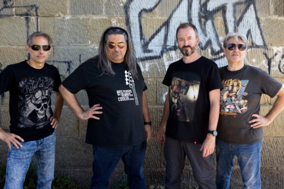 Hand On Heart: presentano il singolo natalizio “Frosted Memories (Under the Christmas Tree)”